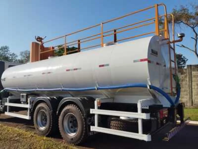 Caminhão tanque em Goiás