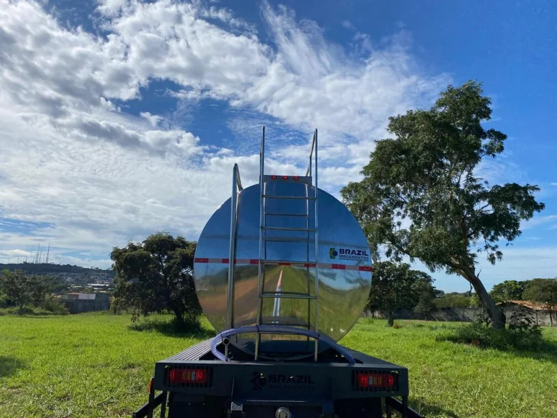 Tanque isotérmico para transporte de leite